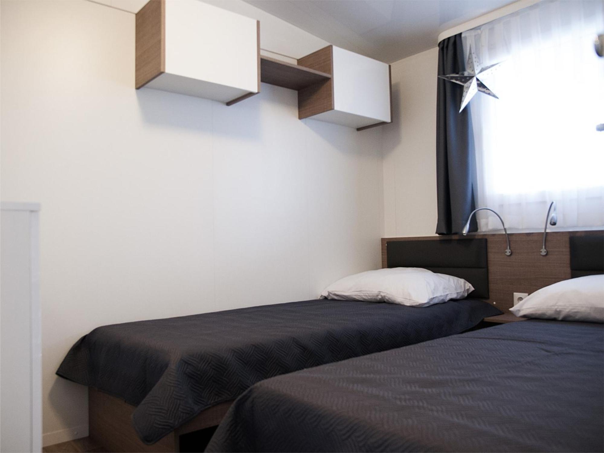 Micanovi Dvori Mobile Home Village Zrmanja Obrovac Ruang foto