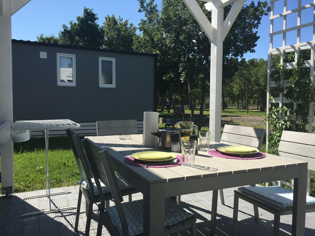 Micanovi Dvori Mobile Home Village Zrmanja Obrovac Bagian luar foto